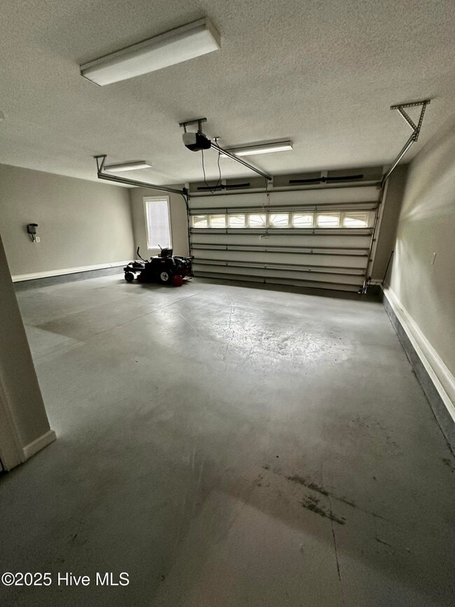 Building Photo - 9155 Oak Ridge Plantation Dr SW