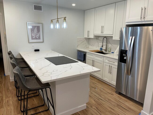 Building Photo - 196 SW Kanner Hwy