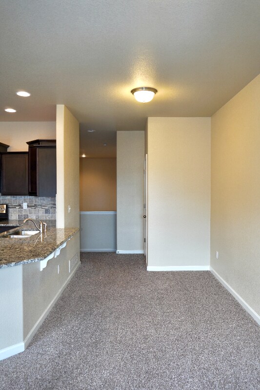 Building Photo - 5609 Shamrock Heights