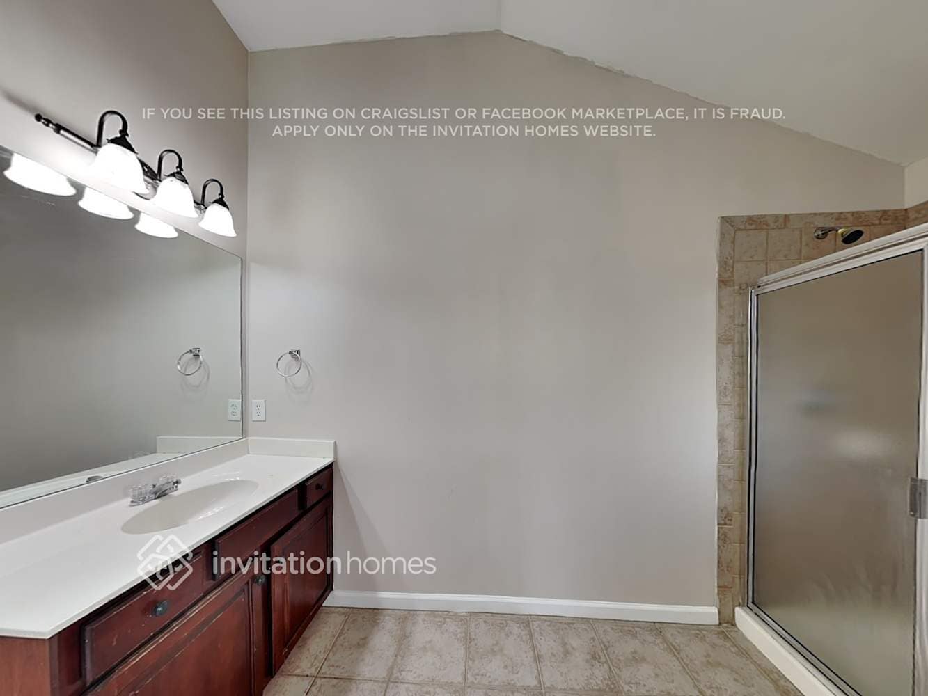 Building Photo - 625 Excalibur Ct SE