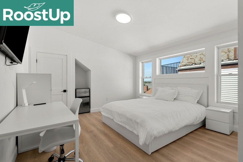 Building Photo - RoostUp Furnished Private Bedroom with Pri...