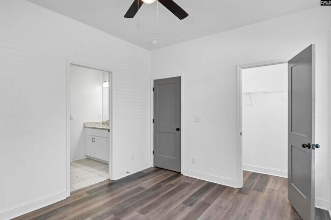 Building Photo - 2035 Rosewood Dr