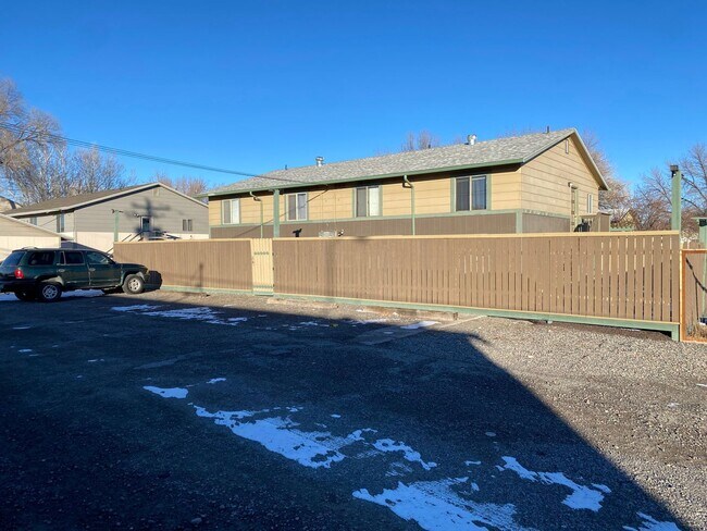 Building Photo - 810 Mary Anne Dr