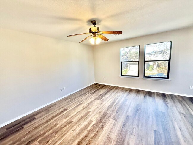 Building Photo - Beautiful Two-Story Home for Lease in South Austin