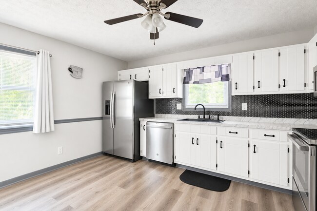 Building Photo - 2052 Brook Valley Ct