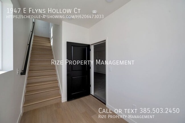 Building Photo - 1947 Flyns Hollow Ct