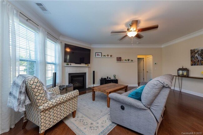 Building Photo - Immaculate 5bd 3bd Berewick home with many newly upgrades!