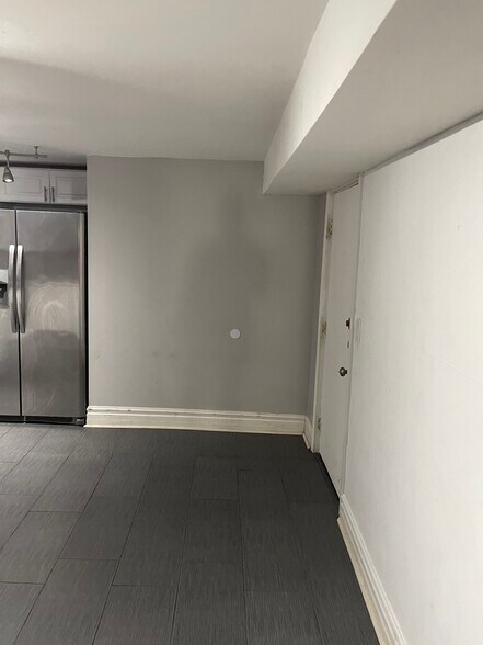 Building Photo - 7914 S Champlain Ave