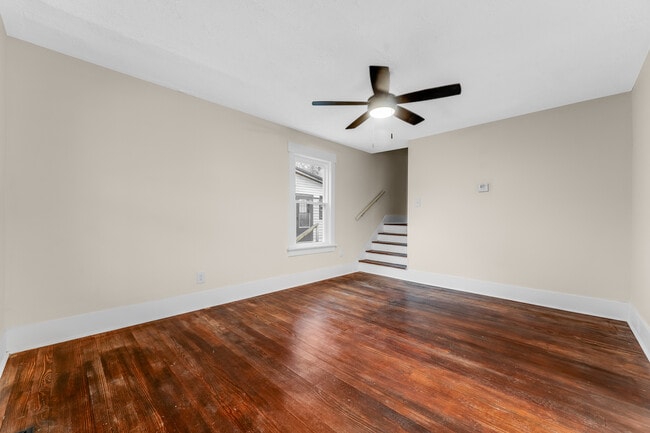 Building Photo - 911 Montrose Ave