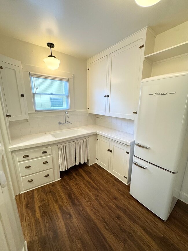 Building Photo - Charming 1 Bedroom 1 Bath Historic Duplex,...