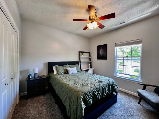 Building Photo - Beautiful home in the Chancellor Walk neig...