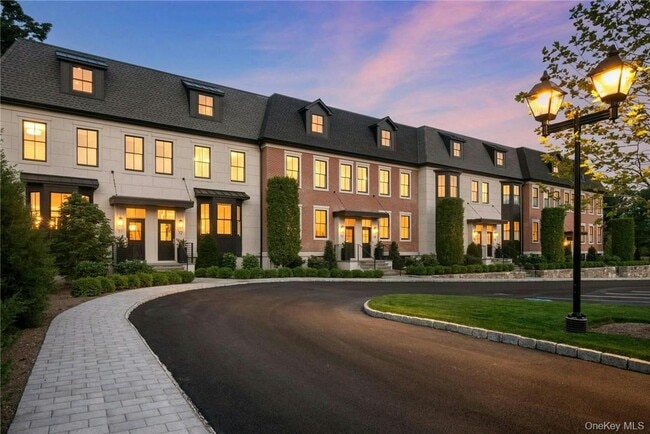 Building Photo - 162 Bedford Rd