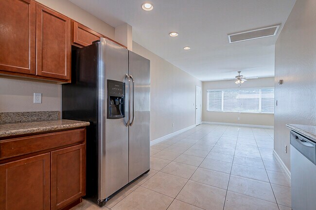 Building Photo - 818 W Osborn Rd