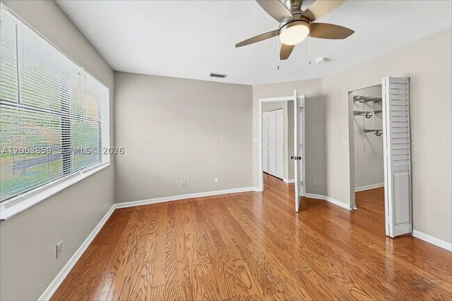 Building Photo - 5818 Northpointe Ln