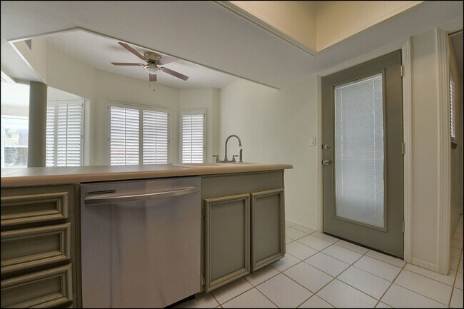 Building Photo - 6300 Jebel Way