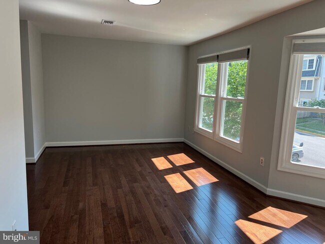 Building Photo - 12149 Salemtown Dr