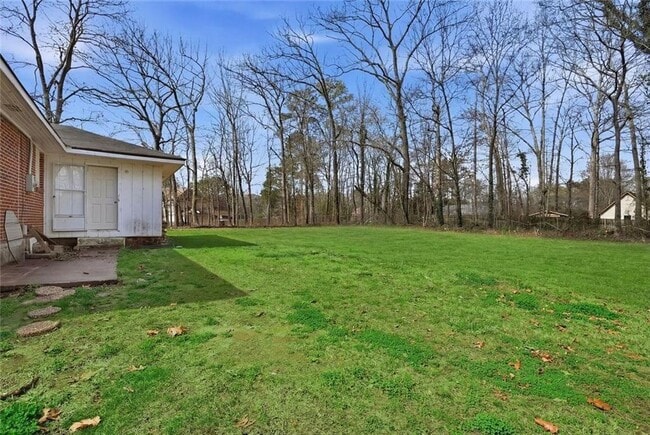 Building Photo - 5205-5205 Five Forks Trickum Rd SW