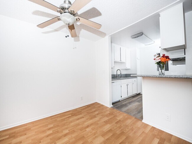 Interior Photo - 5315 Harmony Ave