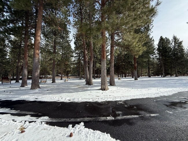 Building Photo - Beautifully Maintained 2 Bed/ 2.5 Bath - River Canyon Estates