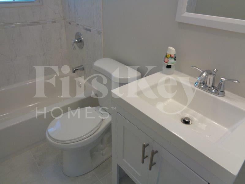 Building Photo - 451 E Mulberry Ct