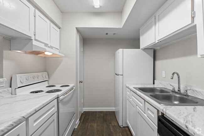 2BR, 2BA - 880SF - Serena Forest Apartments