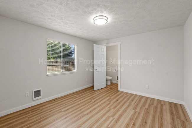 Building Photo - 1609 E 1st Ave