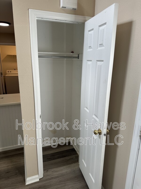 Building Photo - 4531 Boardwalk Dr