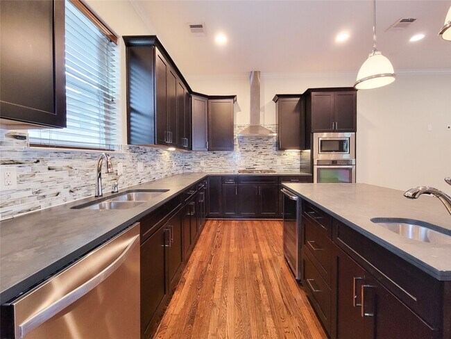 Building Photo - 5520 Kiam St