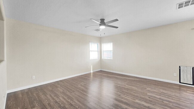 Building Photo - Newly remodeled interior! Excellent price!