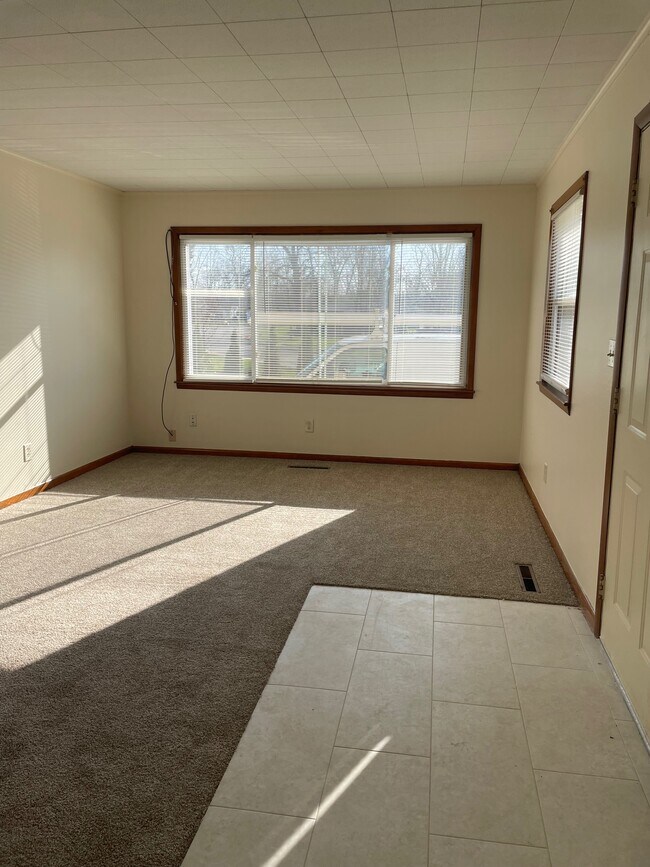 Building Photo - 156 S Chester St