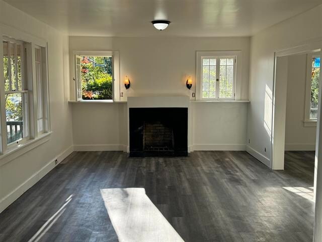 Building Photo - 812 Tyler Ave