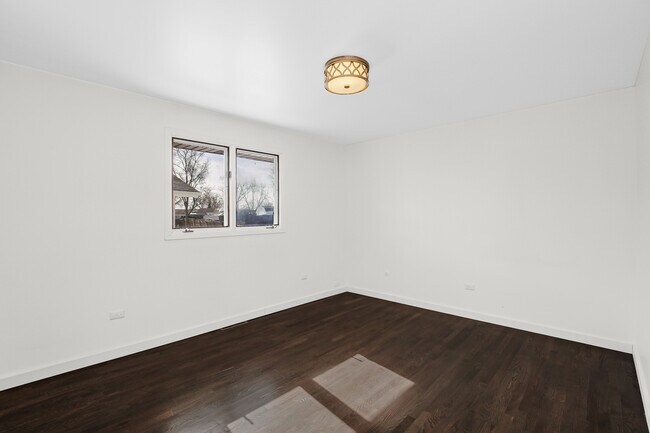 Building Photo - 17000 Cherry Creek Ave
