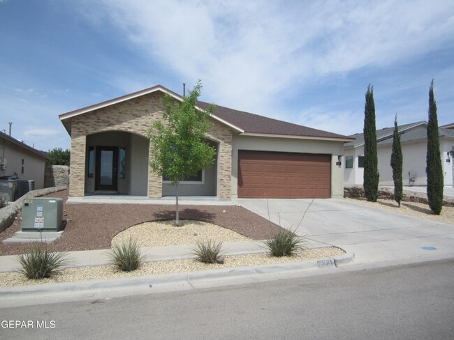 Building Photo - 323 Malta St