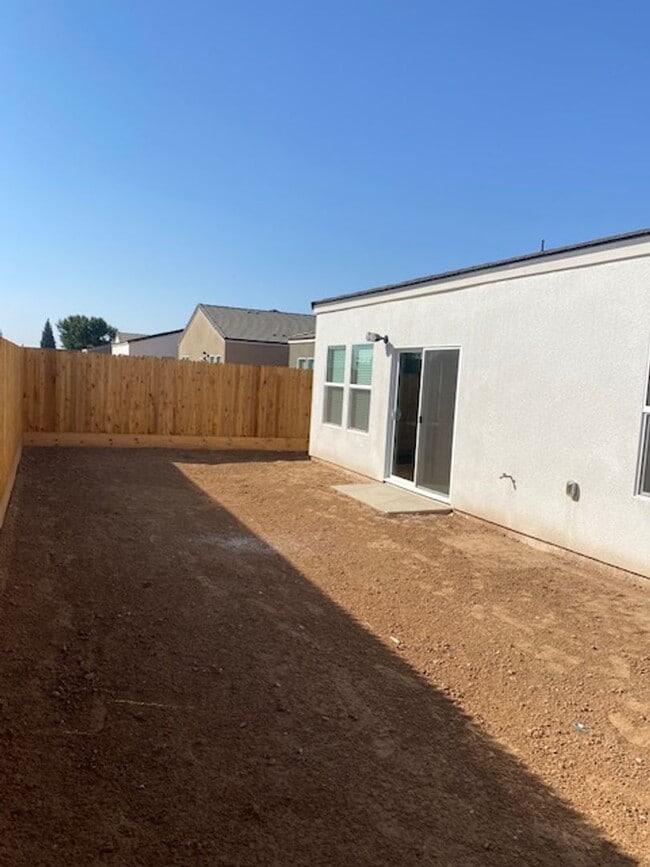 Building Photo - Beautiful 4BR Single-Level Home in Madera’s New Community!
