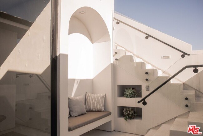 Building Photo - 6546 Colgate Ave