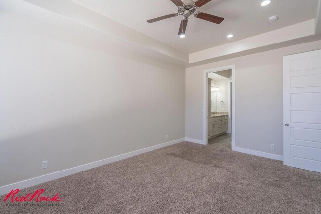 Building Photo - Pet Friendly 4 Bedroom Home! Internet Incl...