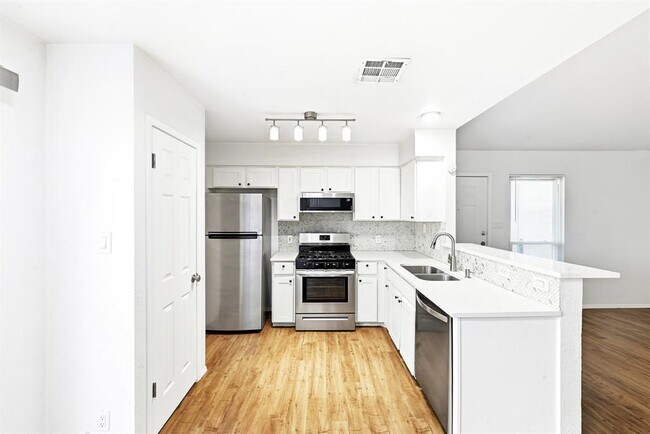 Building Photo - 10604 Lanshire Dr