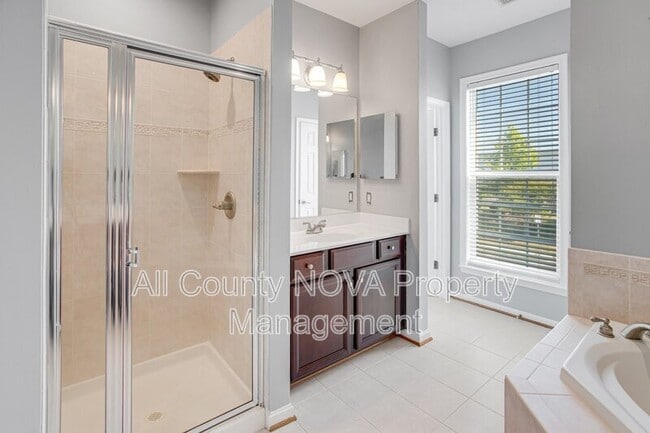 Building Photo - 2729 Celestial Dr