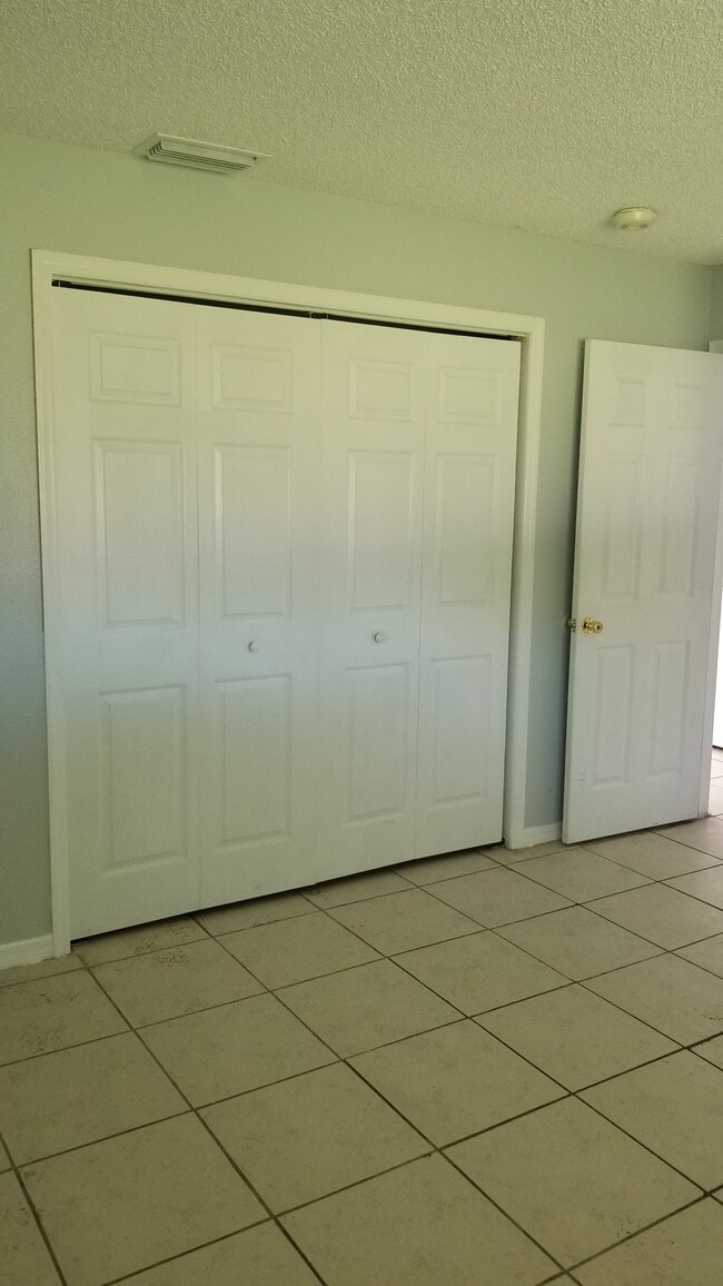 Building Photo - 7949 Pinehurst Dr