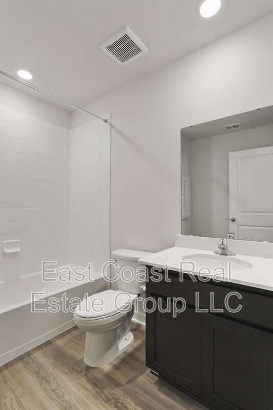 Building Photo - 413 Eclipse St