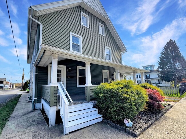 Primary Photo - 1312-1314 Dewey Ave