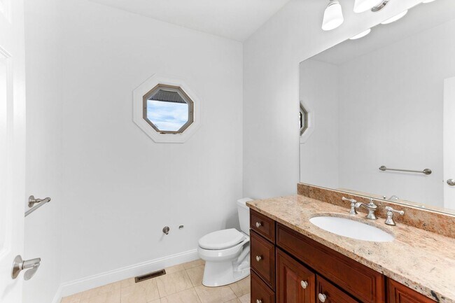 Building Photo - 5 Neff Dr