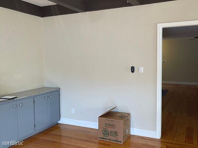 Building Photo - 4 br, 2.5 bath House - 733 Dolores Ave