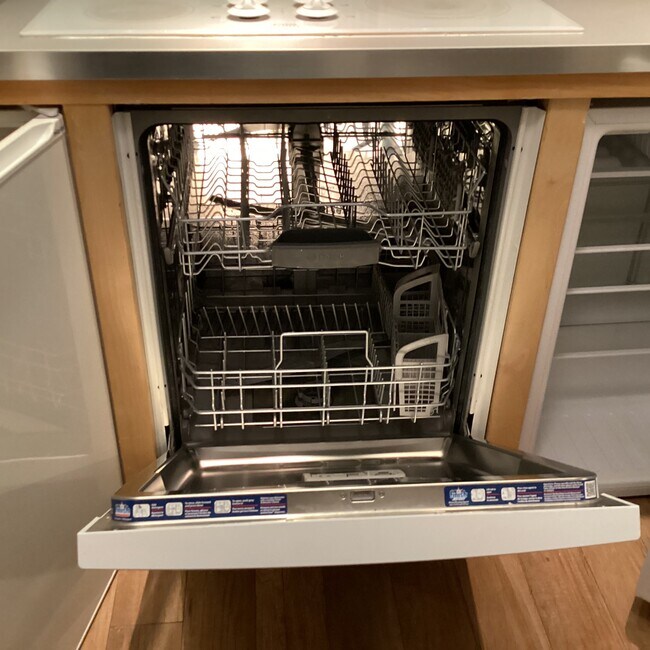 Building Photo - 21 Beacon St