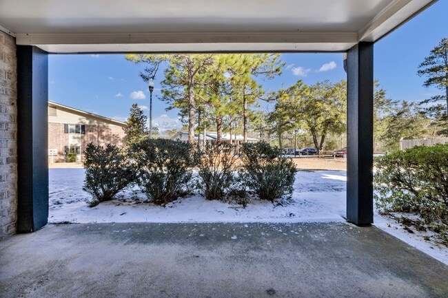 Building Photo - 3 Bedroom 2 Bathroom