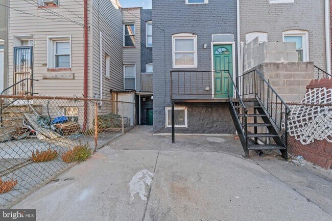 Building Photo - 2806 Ashland Ave