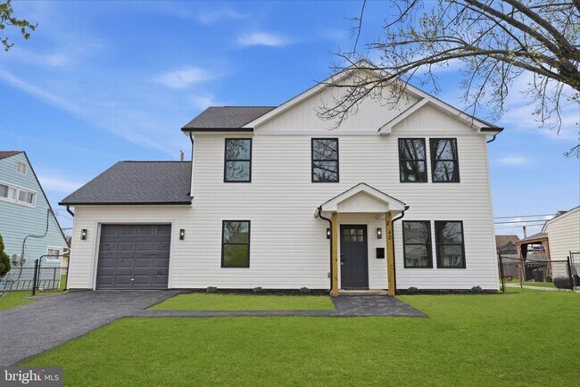 Building Photo - 20 Redbrook Ln