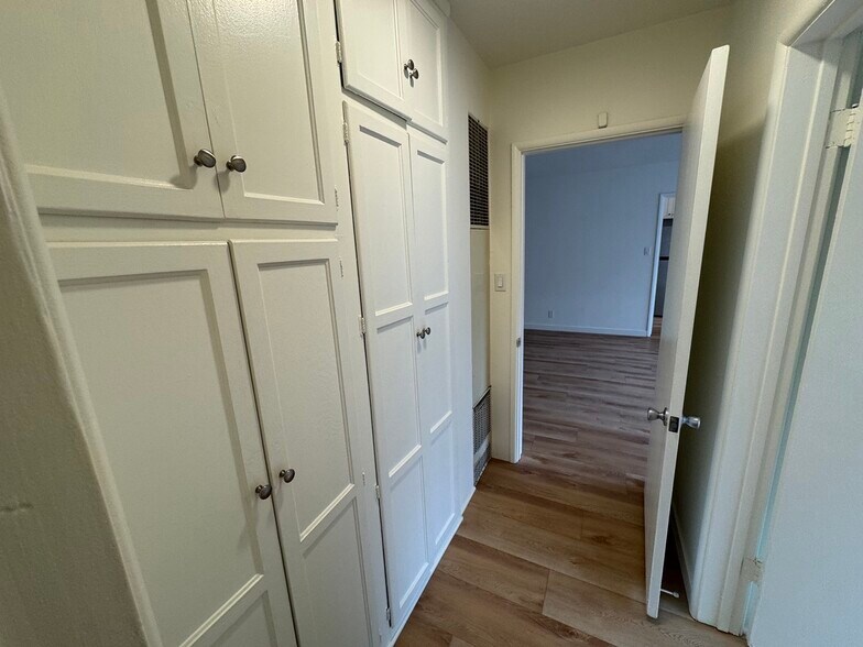 Building Photo - 11662 Sunset Blvd