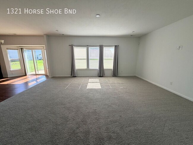 Building Photo - 1321 Horse Shoe Bnd