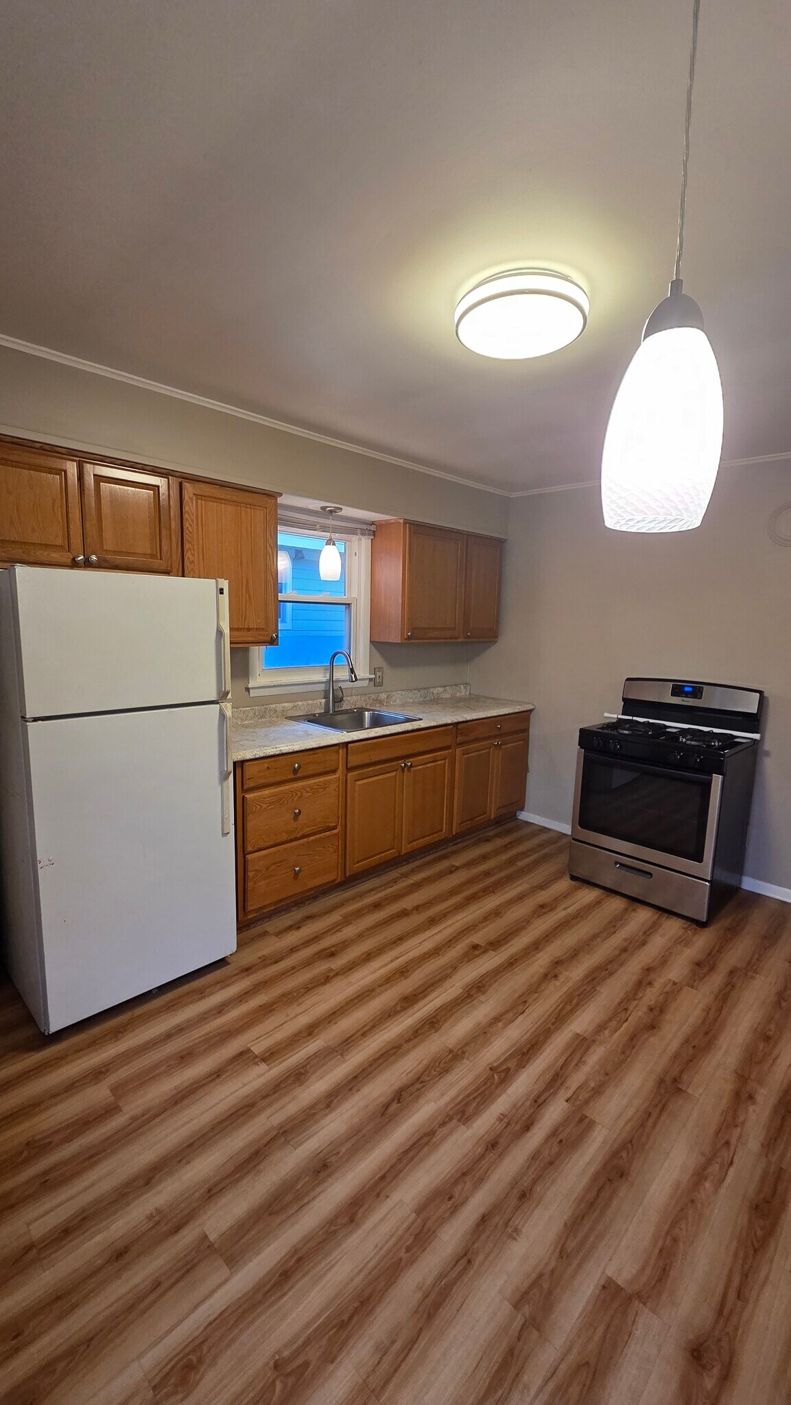 Building Photo - 1123 Lucille Ave